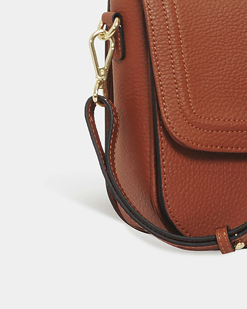 Coach Tabby Shoulder 26, corner