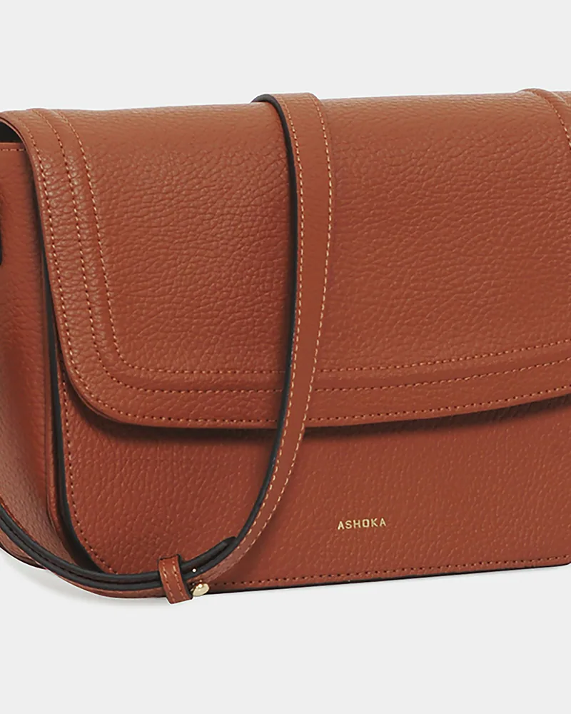 Coach Tabby Shoulder 26, base
