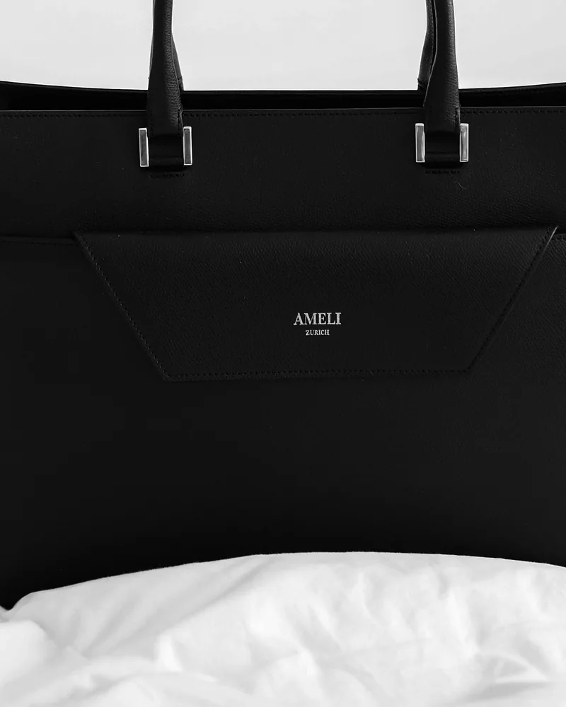 Louis Vuitton Capucines MM, base