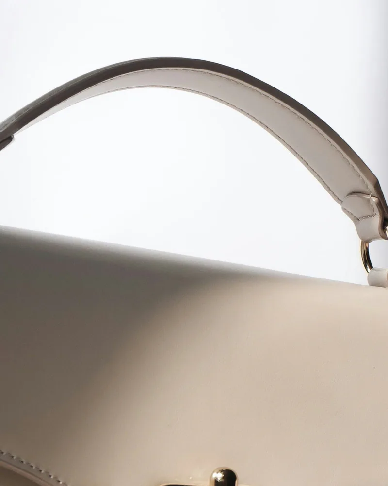 Dior 30 Montaigne Top Handle, handle
