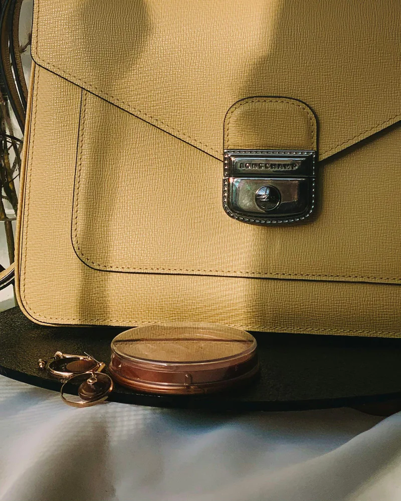 Celine 16 Small, base