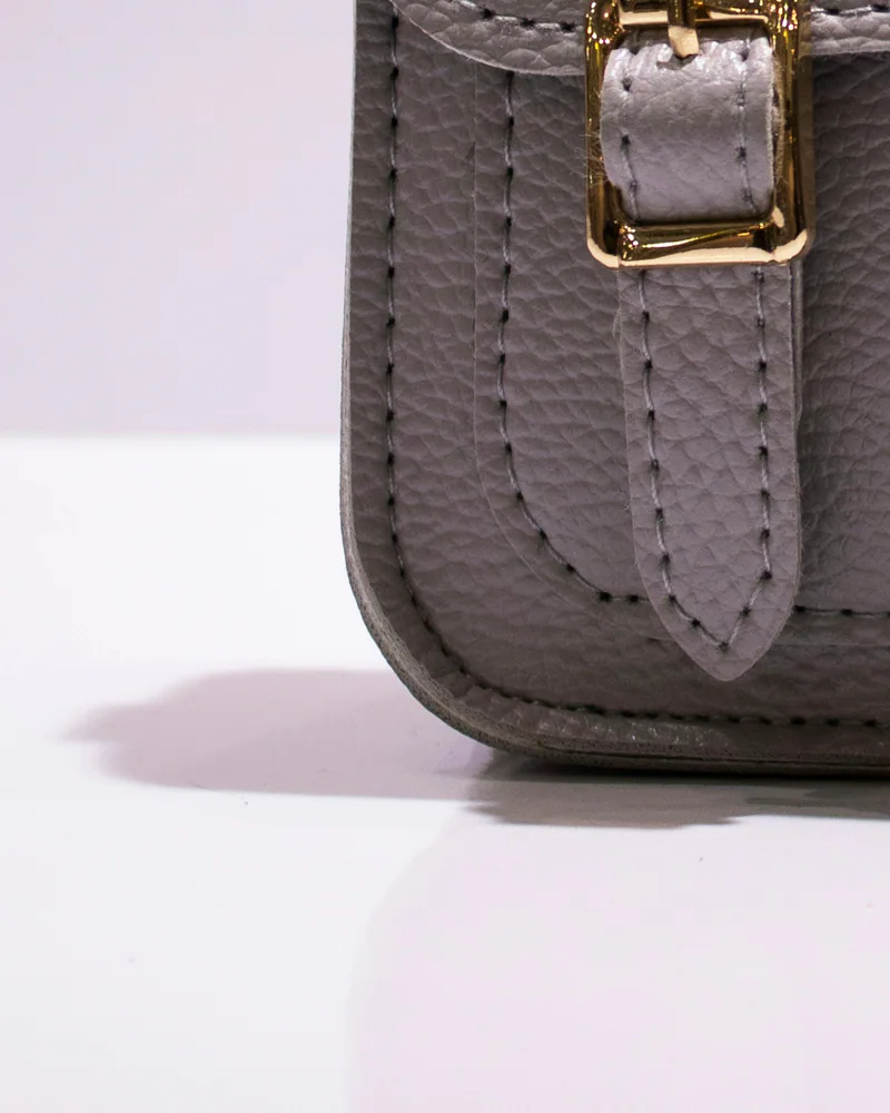 Celine Classic Box Medium, corner