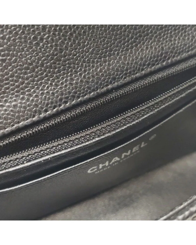Chanel Classic Flap Large Mini, close up light wear on the lining
