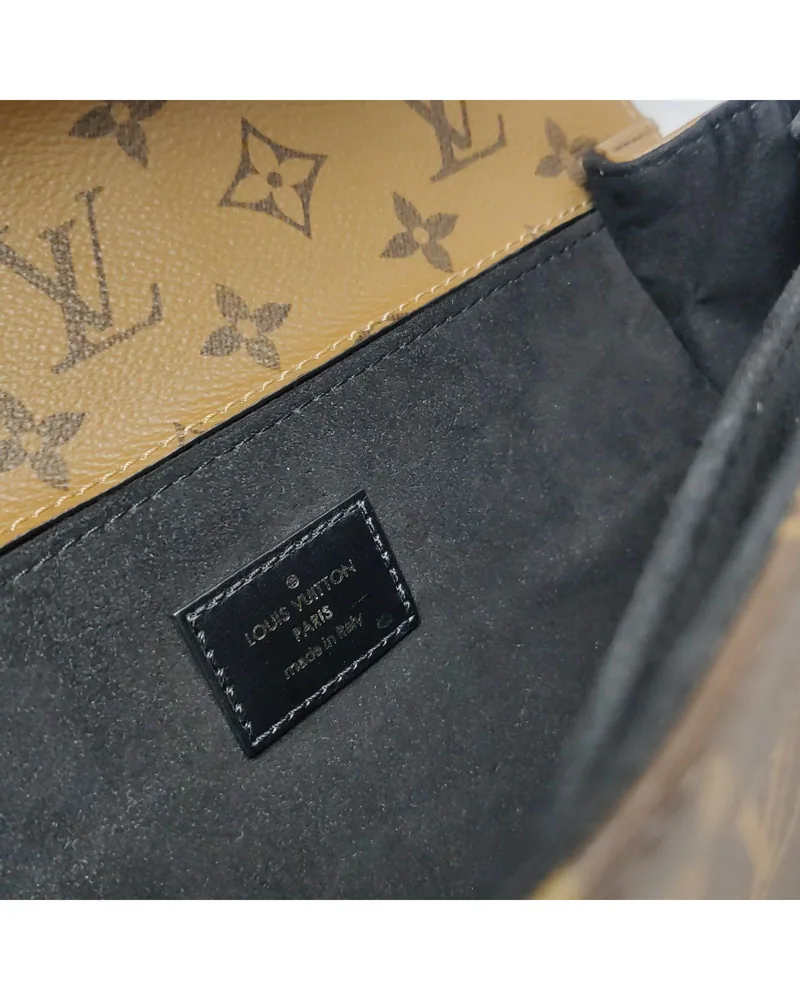Louis Vuitton Pochette Métis MM, close up light marks on the lining