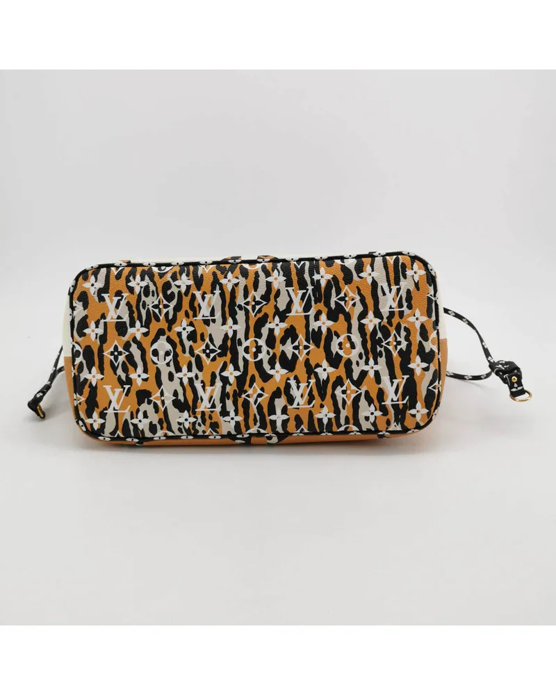 Louis Vuitton Neverfull MM with Pouch, view 6