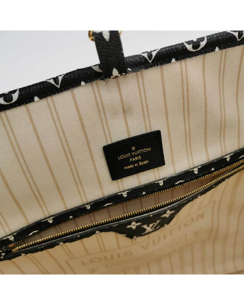 Louis Vuitton Neverfull MM with Pouch, view 8