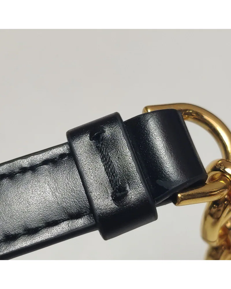 Dior Caro, close up light wear on the strap