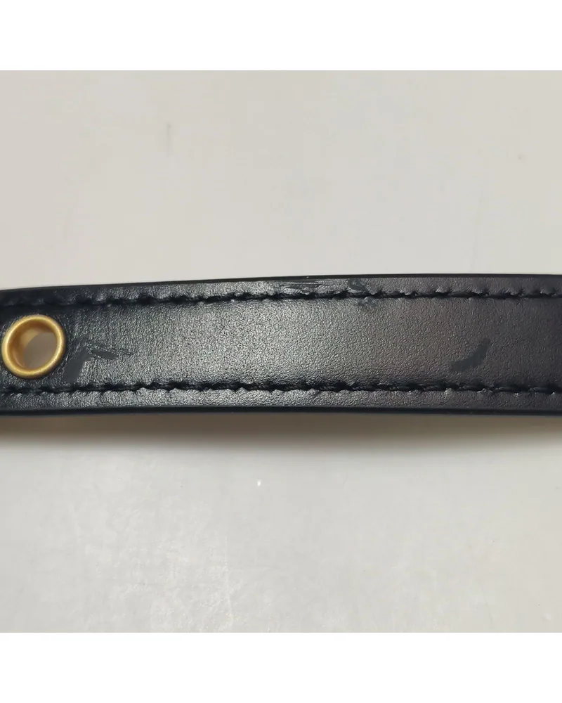 Dior Caro, close up light marks on the strap