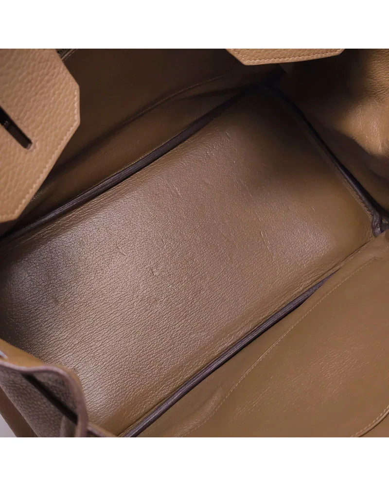 Hermès Birkin 35, close up light wear on the lining