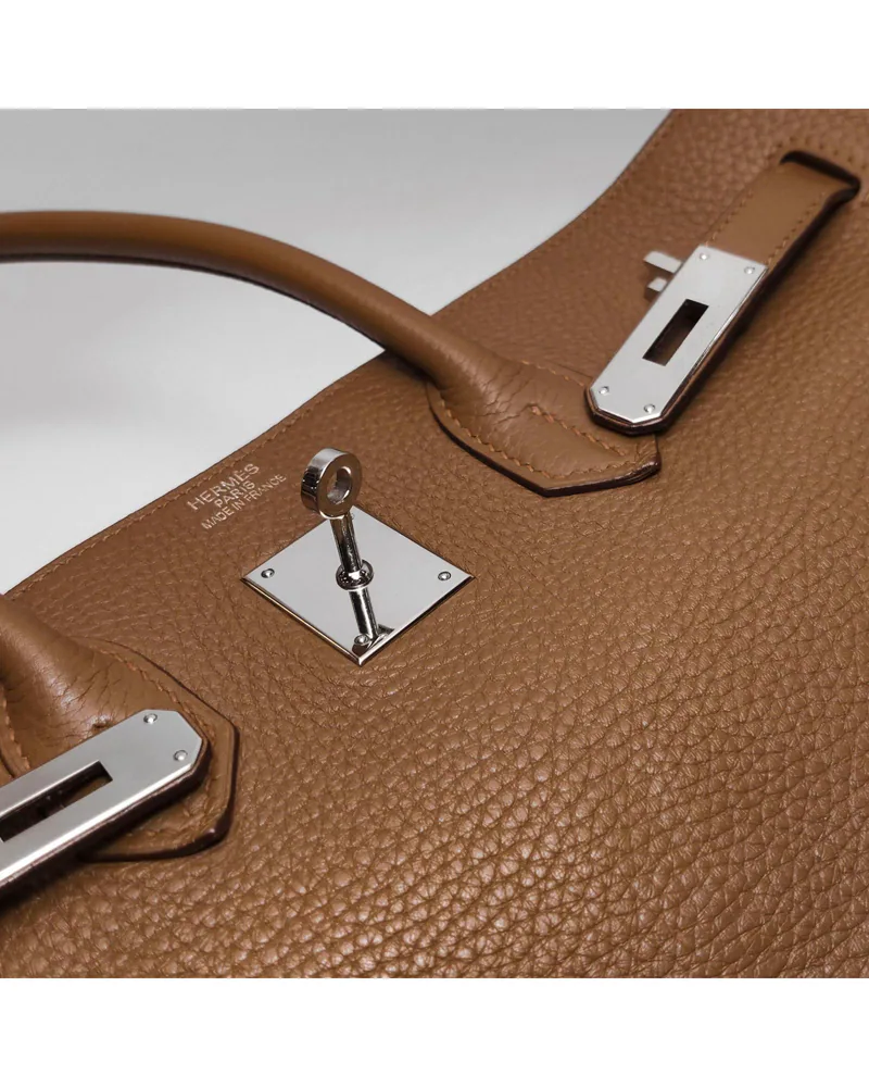 Hermès Birkin 35, close up light wear on the hardware