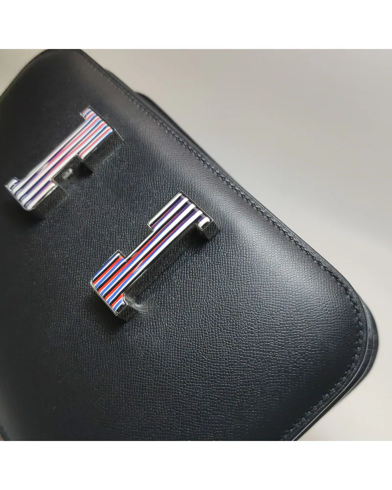 Hermès Constance 24, close up light marks on the body and the front