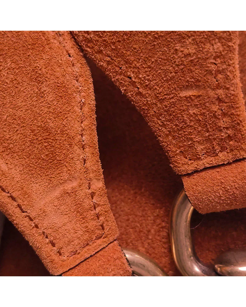 Gucci Jackie 1961, close up light wear on the strap