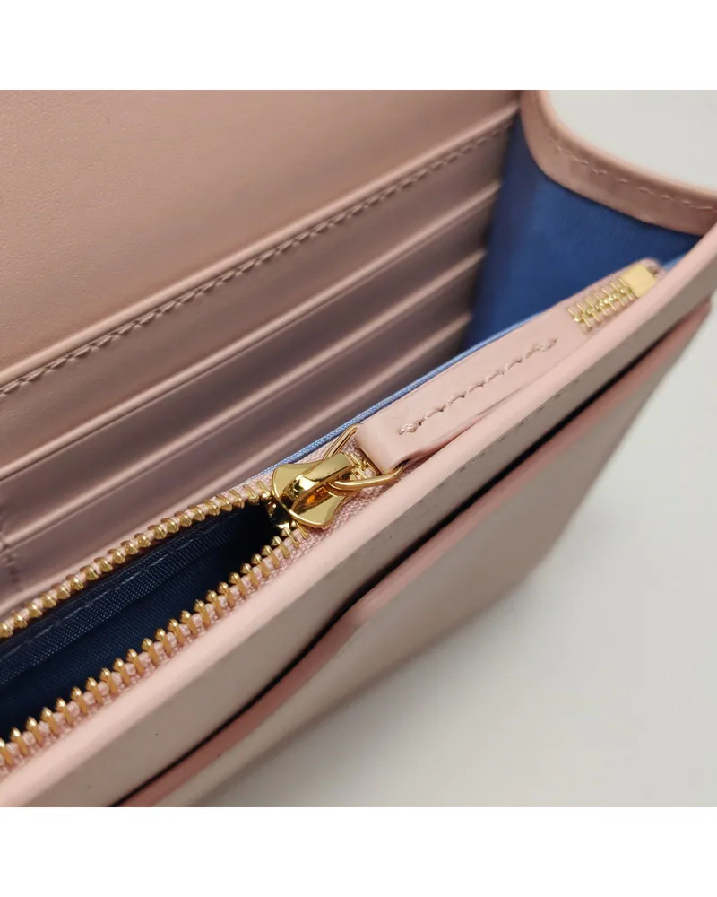 Gucci GG Marmont, close up light wear on the hardware