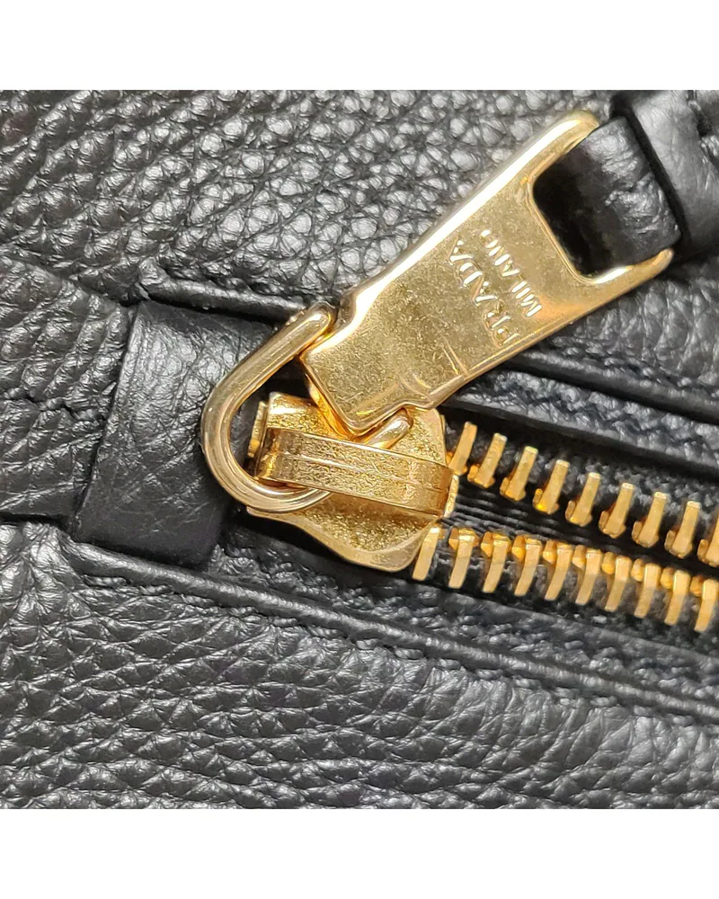 Prada Galleria Mini, close up light wear on the hardware