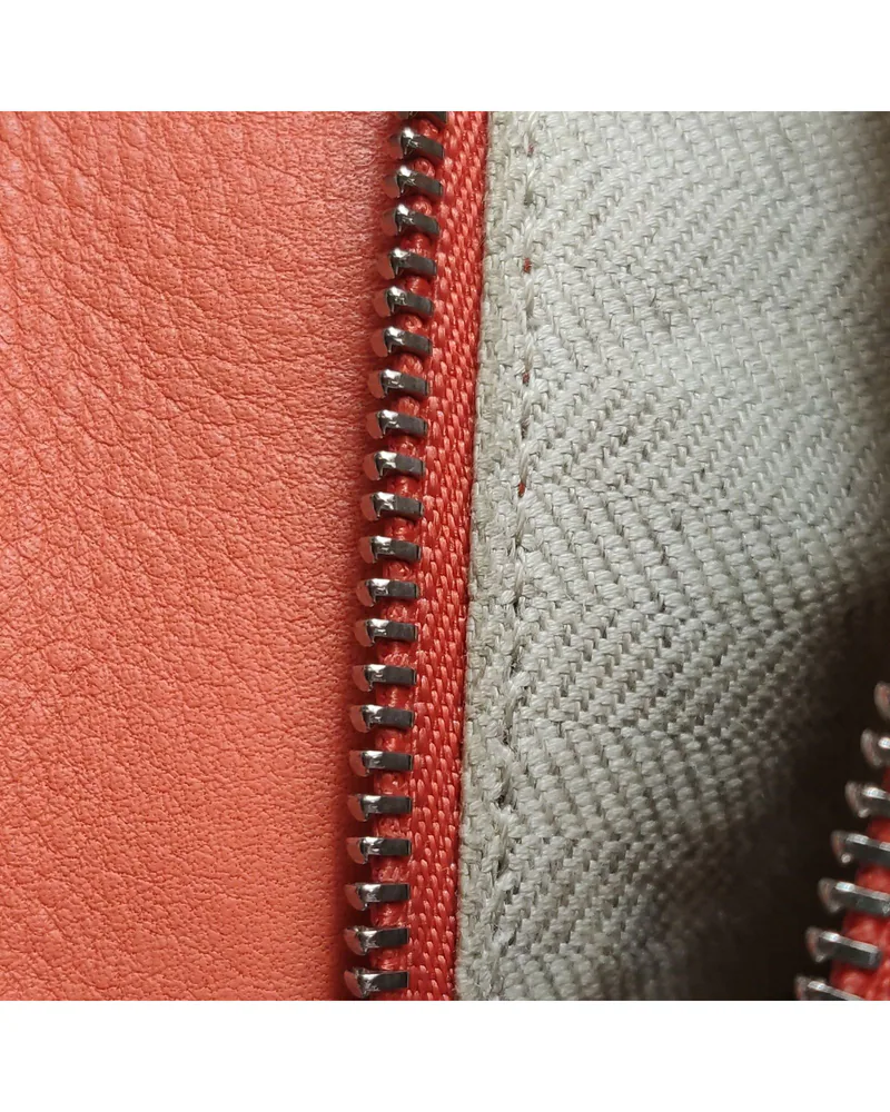 Loewe Puzzle Mini, close up light marks on the lining