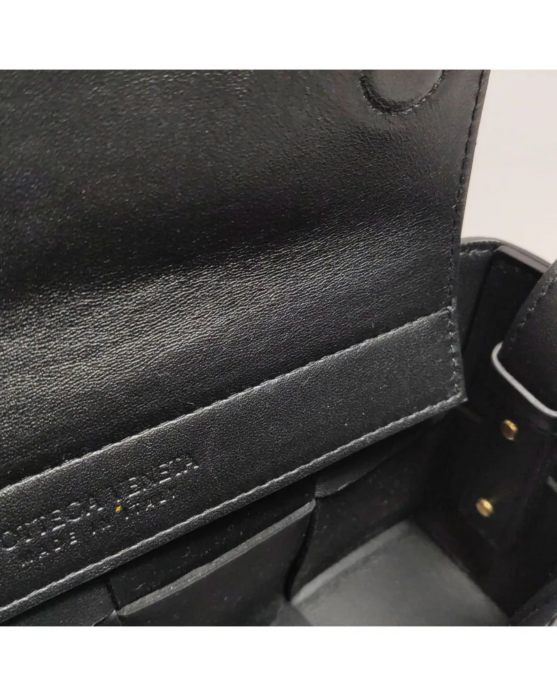 Bottega Veneta Mini Arco East-West, close up light marks on the lining
