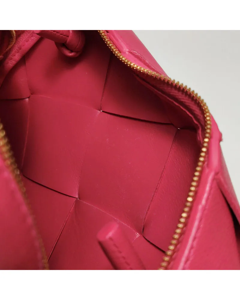 Bottega Veneta Mini Cassette, close up light marks on the lining
