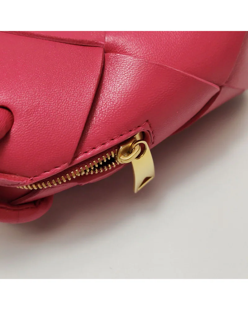Bottega Veneta Mini Cassette, close up light wear on the zip