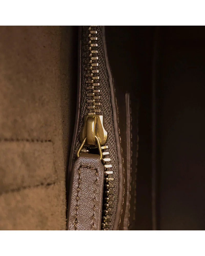 Saint Laurent Le 5 à 7 Small, close up light wear on the hardware