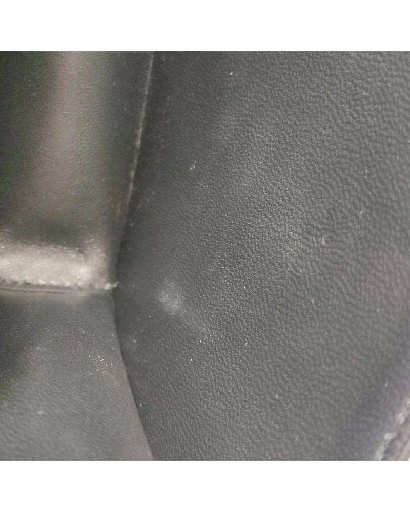Valentino Locò, close up light marks on the lining