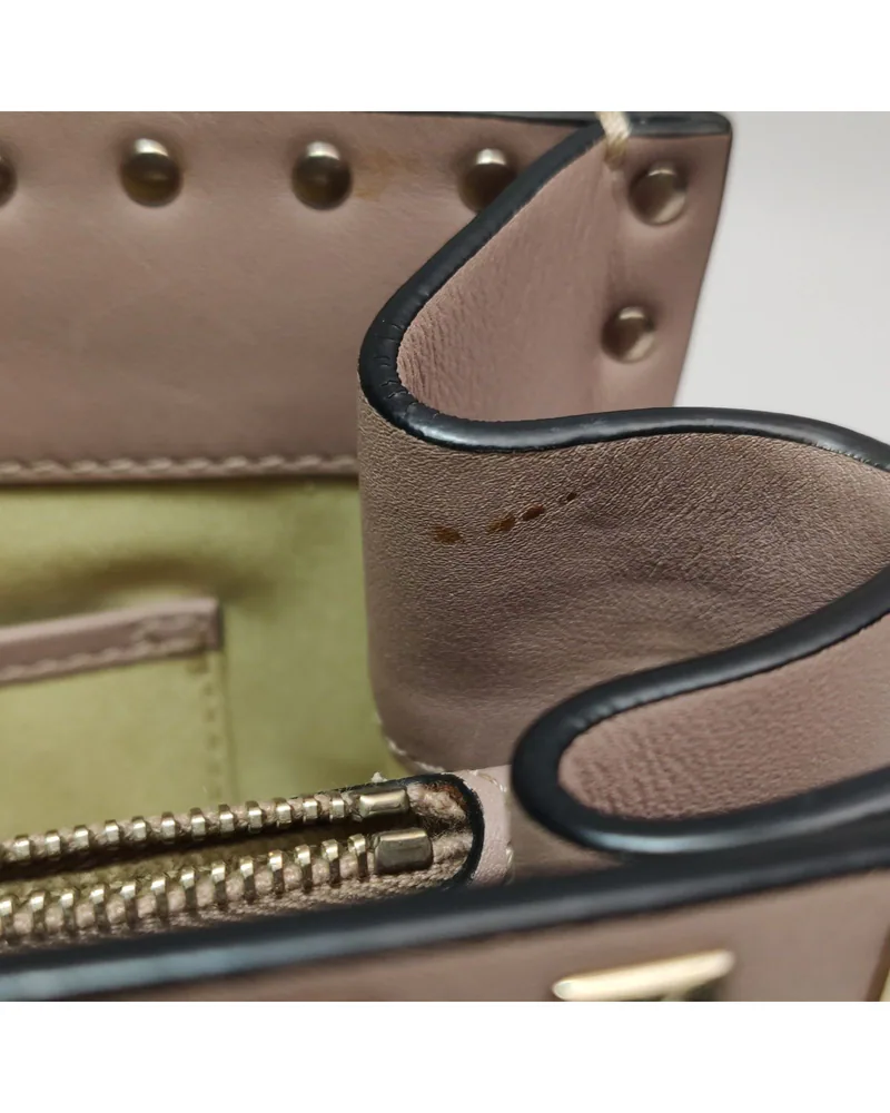 Valentino Rockstud, close up light marks on the lining