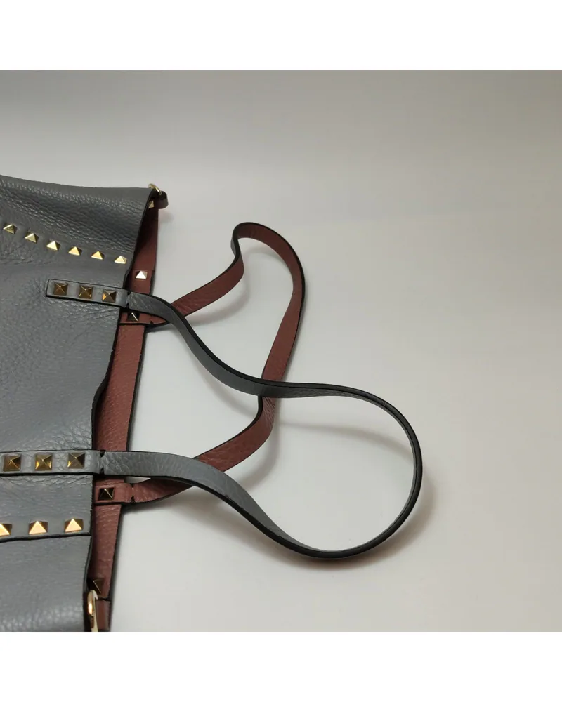 Valentino Rockstud Reversible, close up light loss of shape on the handle