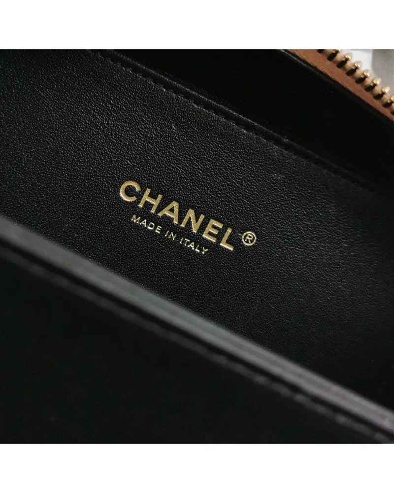 Chanel Vanity Case Small, view 8