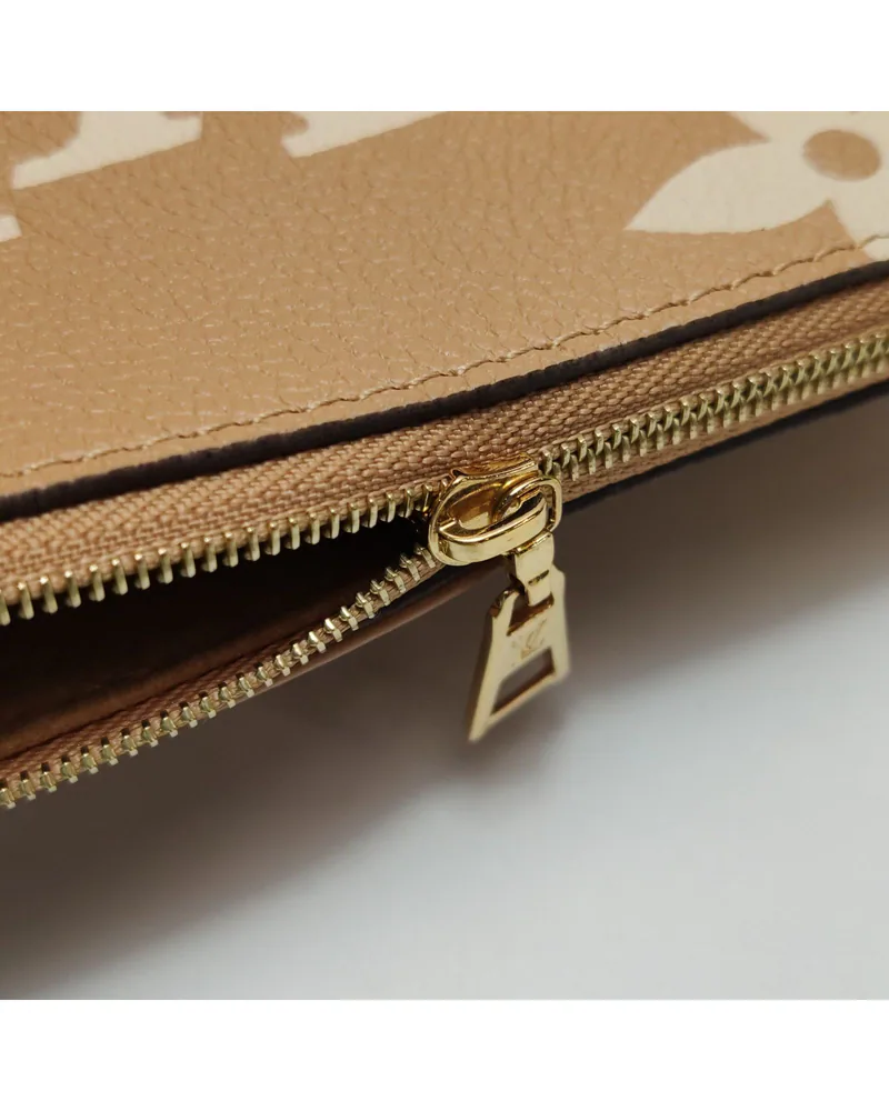 Louis Vuitton Multi Pochette Accessoires, Pochette Only, close up light wear on the hardware