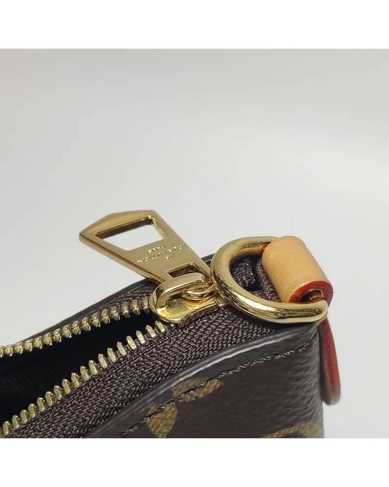 Louis Vuitton Nano Boulogne, close up light wear on the hardware