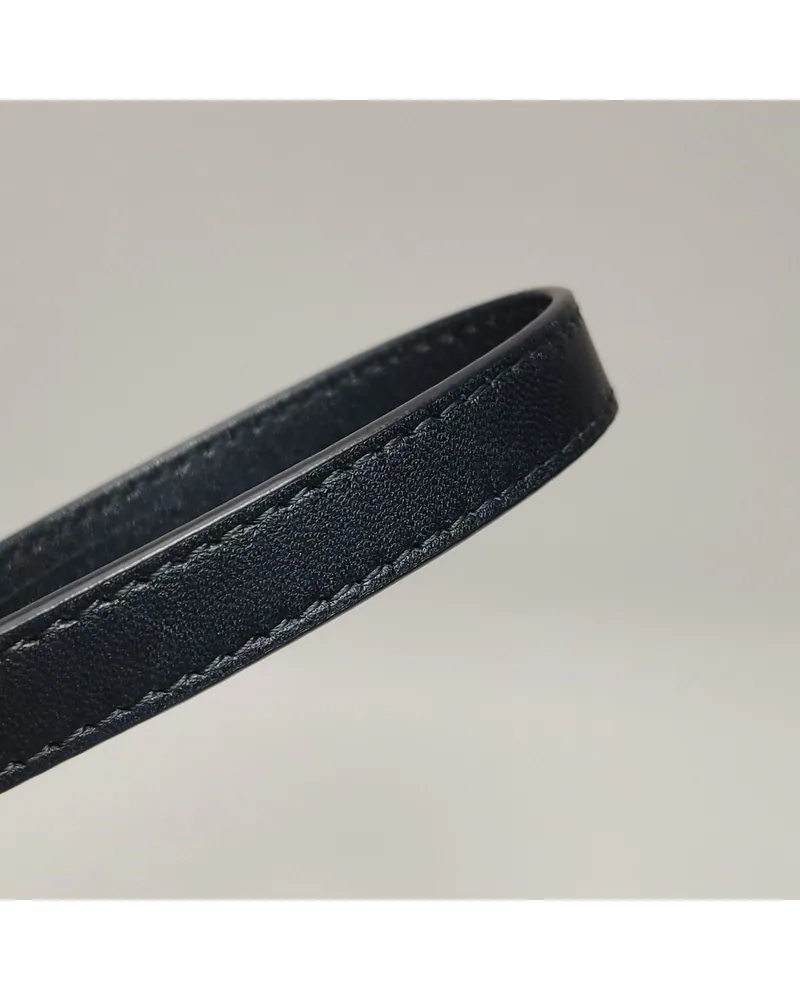 Dior Caro Mini, close up light wear on the strap