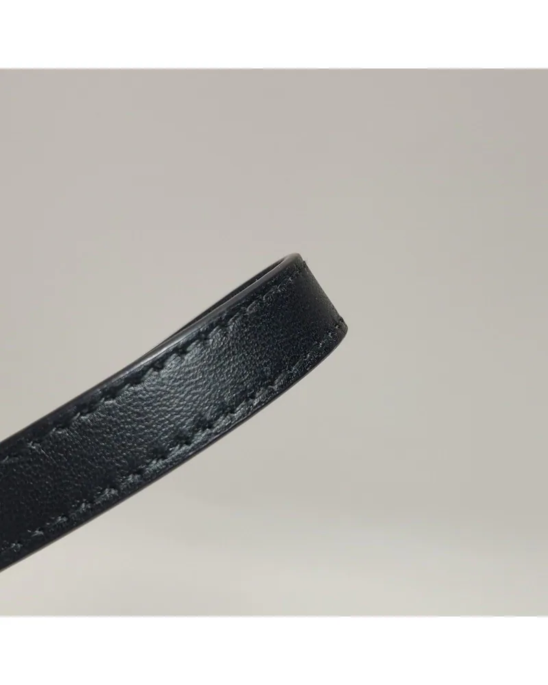 Dior Caro Mini, close up light marks on the strap