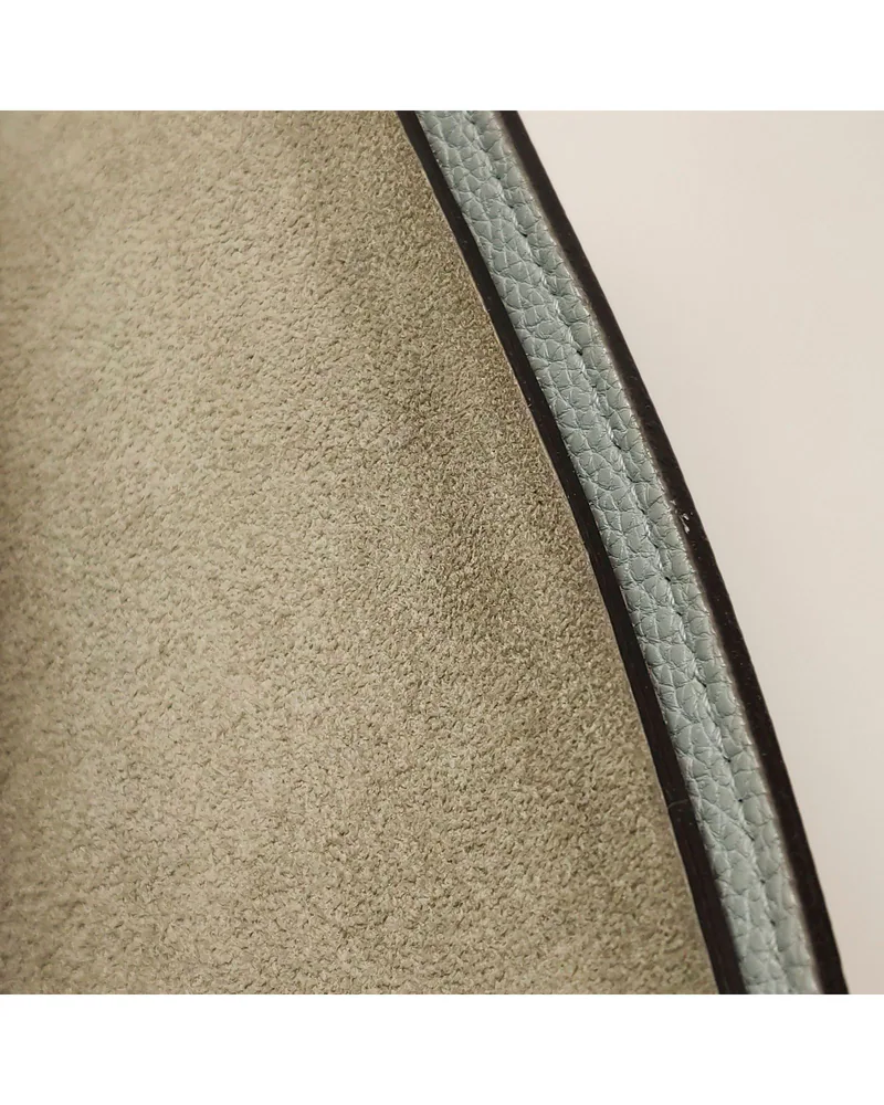 Gucci Jackie, close up moderate marks on the lining