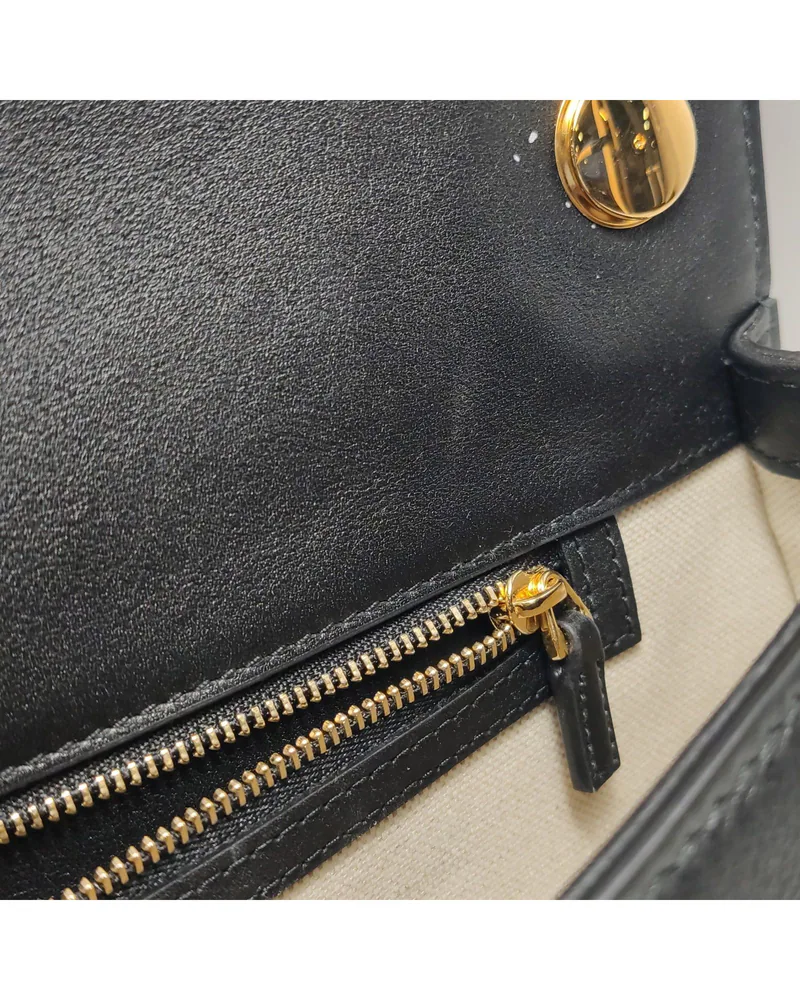 Gucci Blondie Large, close up light marks on the lining