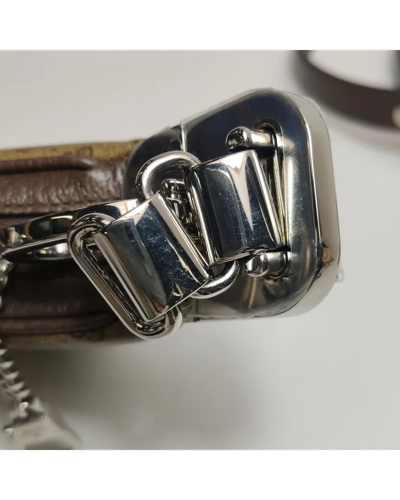 Gucci Attache Mini, close up light wear on the hardware