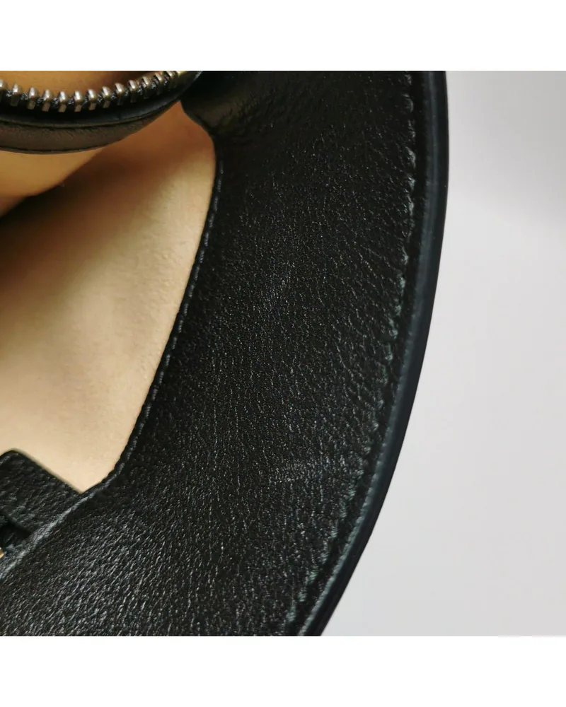 Gucci Diana Medium, close up light scratches on the lining
