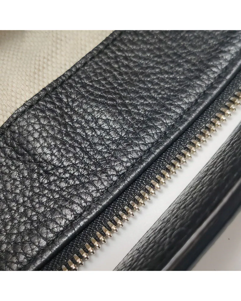 Gucci Soho Disco, close up light wear on the lining