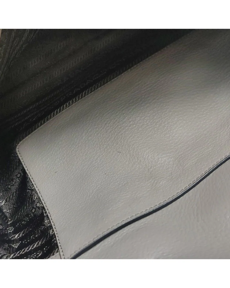 Prada Galleria, close up light marks on the lining