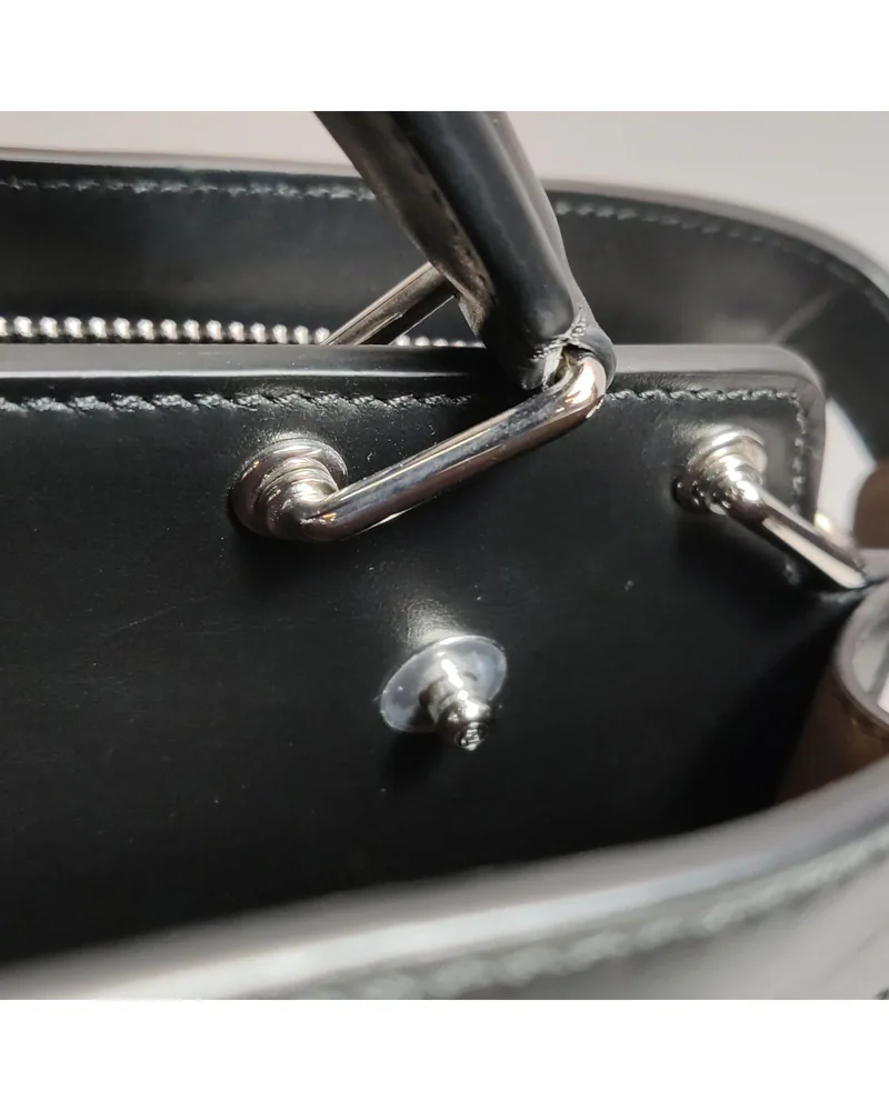 Fendi Peekaboo ISeeU Medium, close up light wear on the hardware