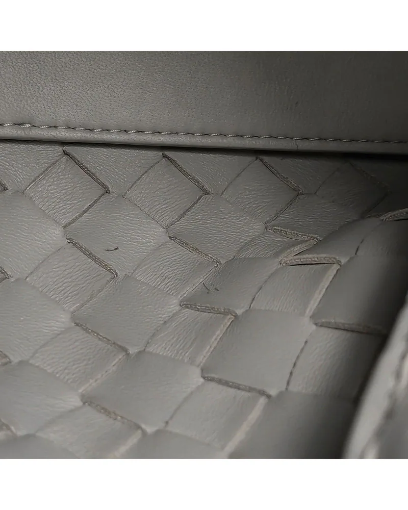 Bottega Veneta Andiamo Small, close up light marks on the lining