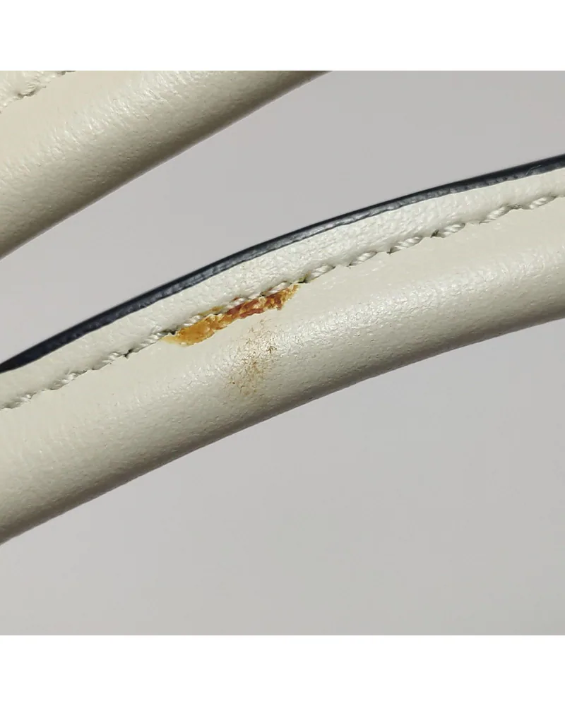 Miu Miu Ivy, close up light marks on the strap