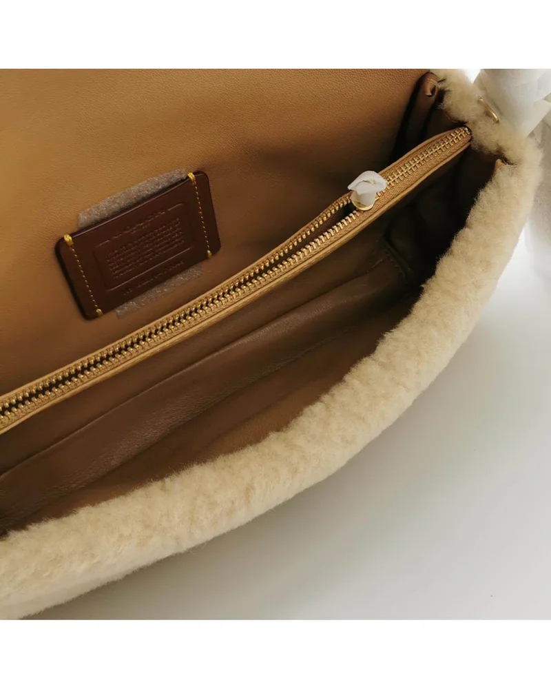 Coach Pillow Tabby 26, Shearling, view 7
