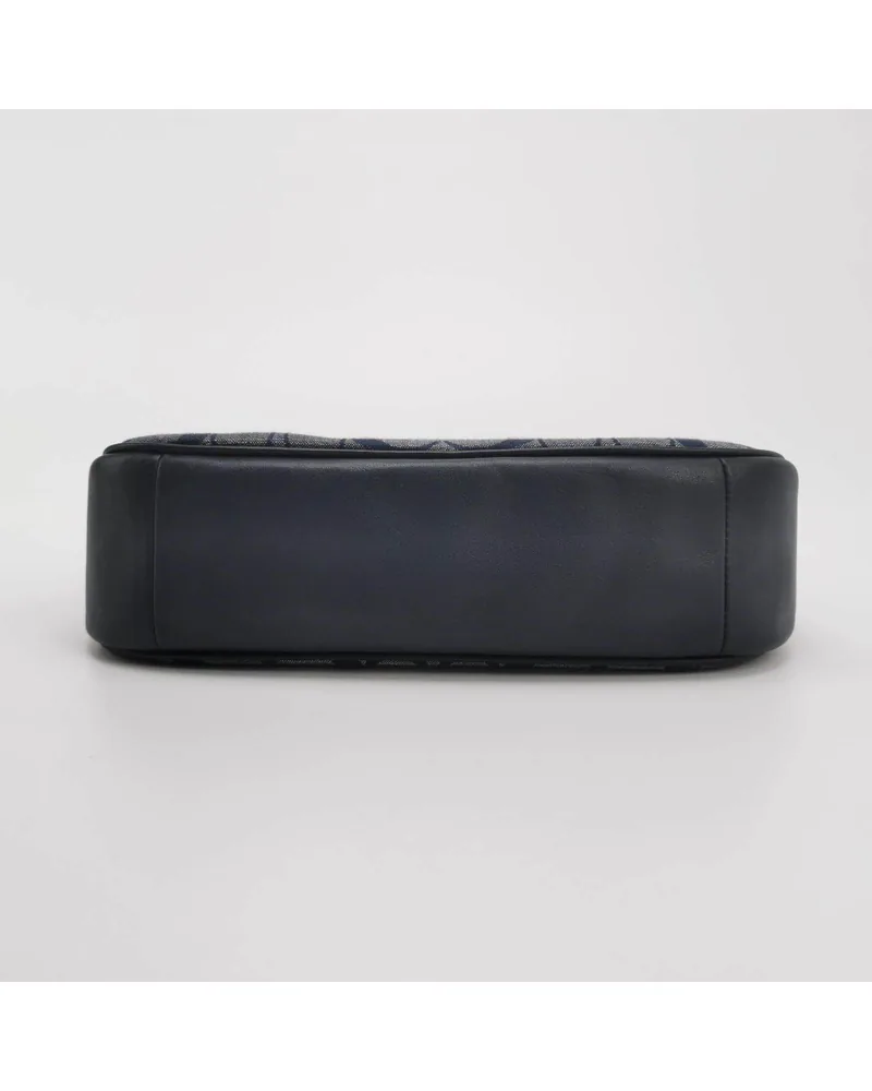 Coach Teri, view 6