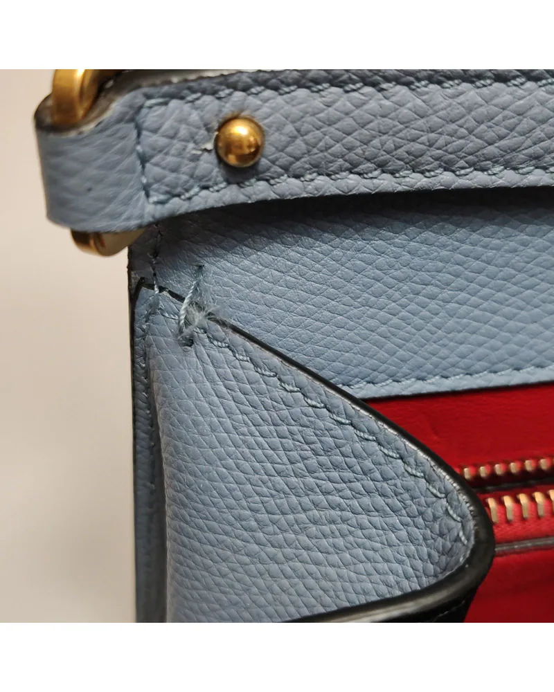 Valentino VSling Small, close up light loose stitching on the lining
