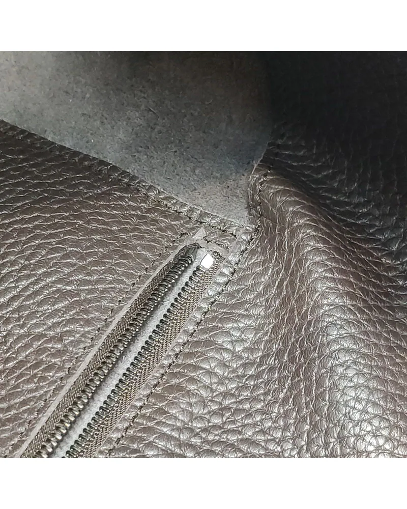 Bottega Veneta Veneta Hobo, close up light wear on the lining