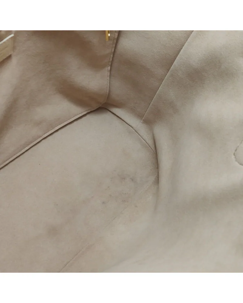Louis Vuitton Neverfull MM, Giant Monogram, close up light marks on the lining