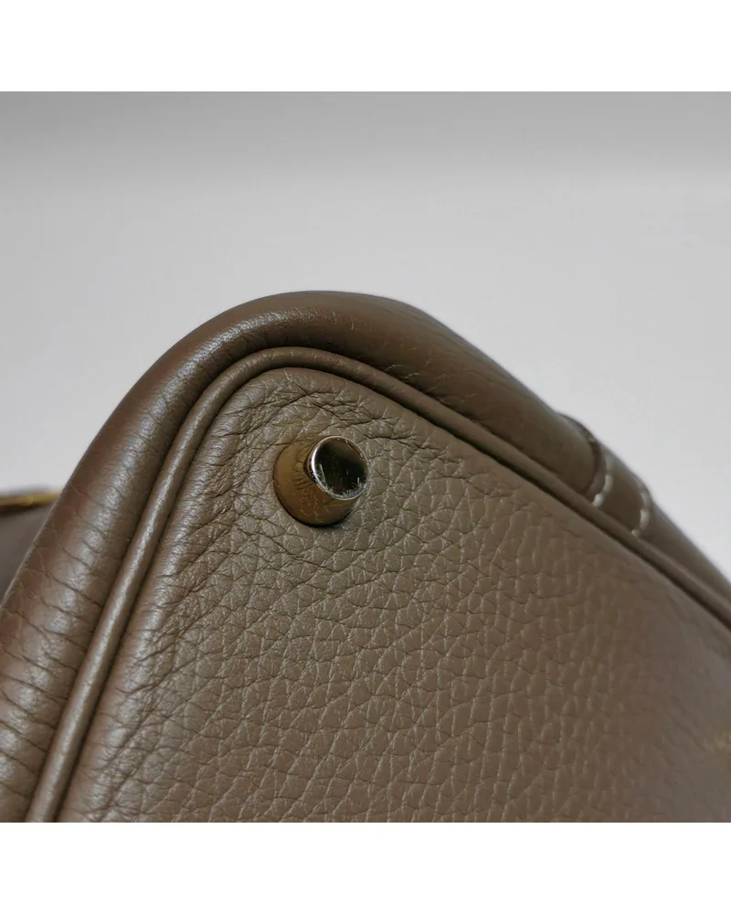 Hermès Picotin Lock 18, close up light wear on the hardware