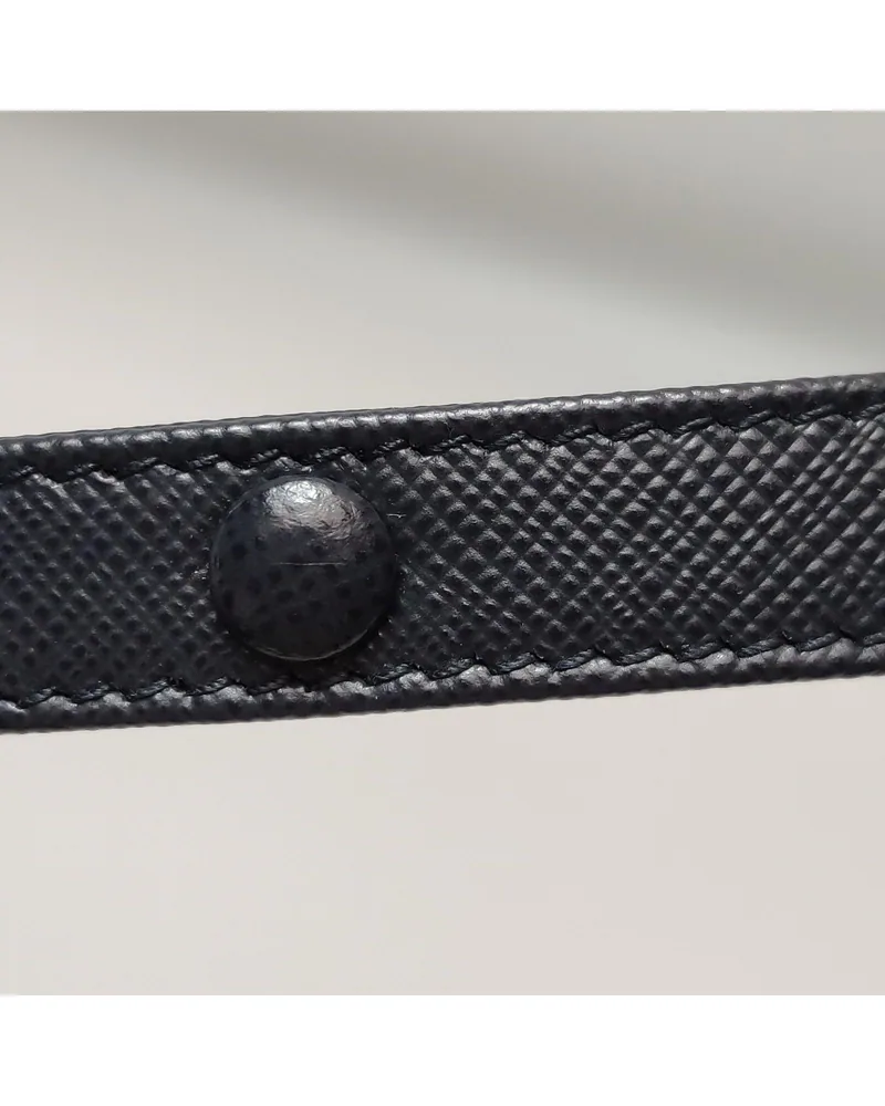 Prada Re-Edition Mini, close up light scratches on the strap