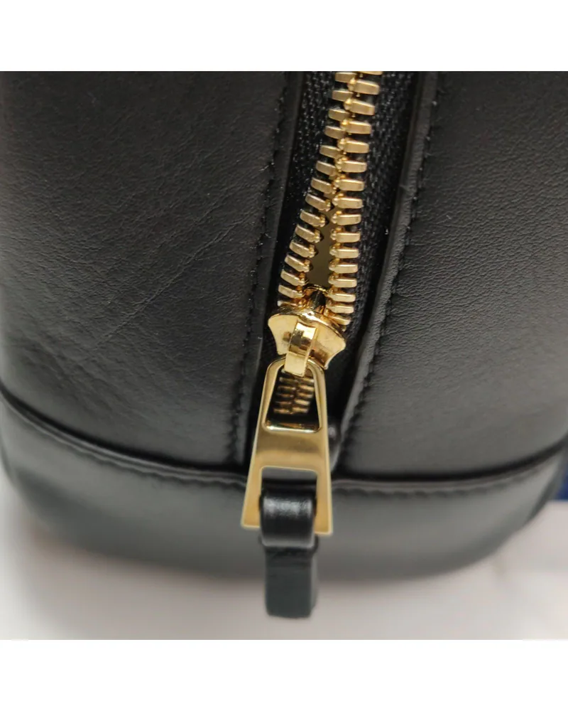 Loewe Amazona 23, close up light wear on the hardware