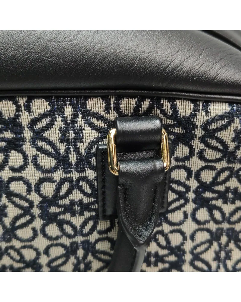 Loewe Amazona 23, close up light wear on the hardware