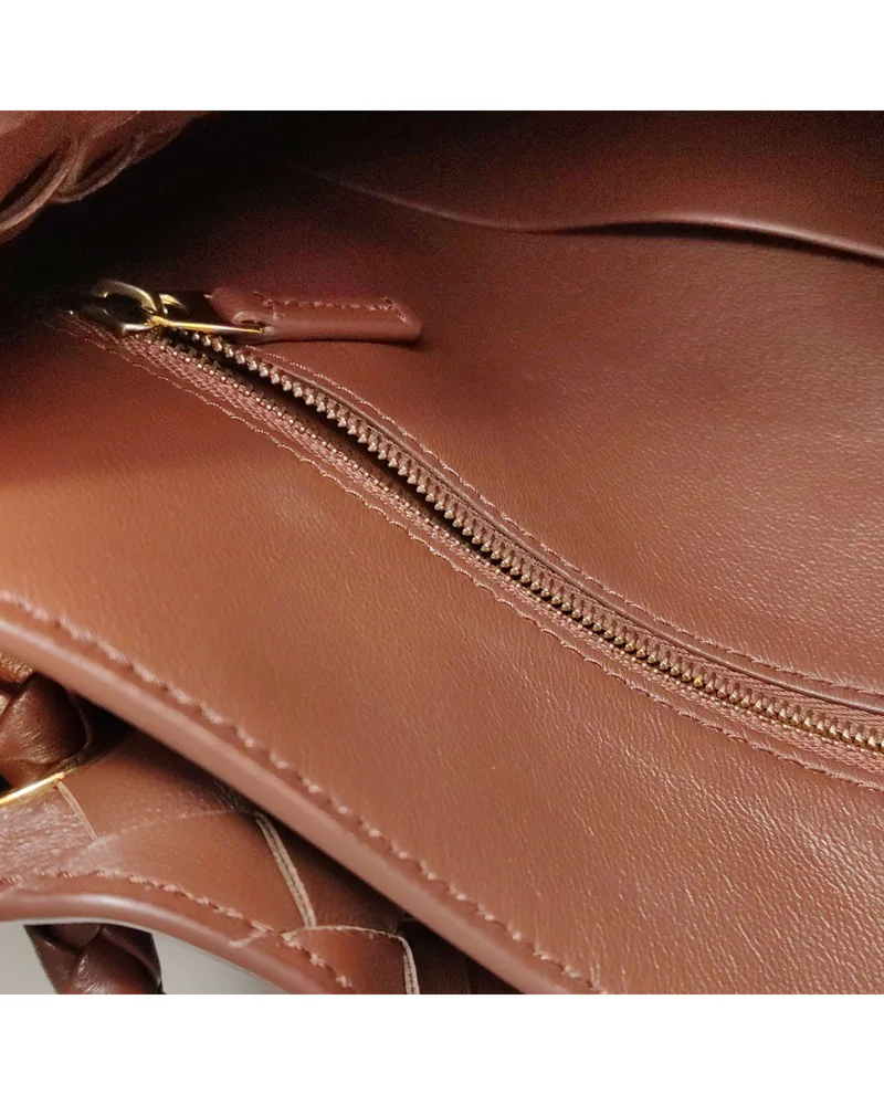 Bottega Veneta Andiamo Large, close up light marks on the lining